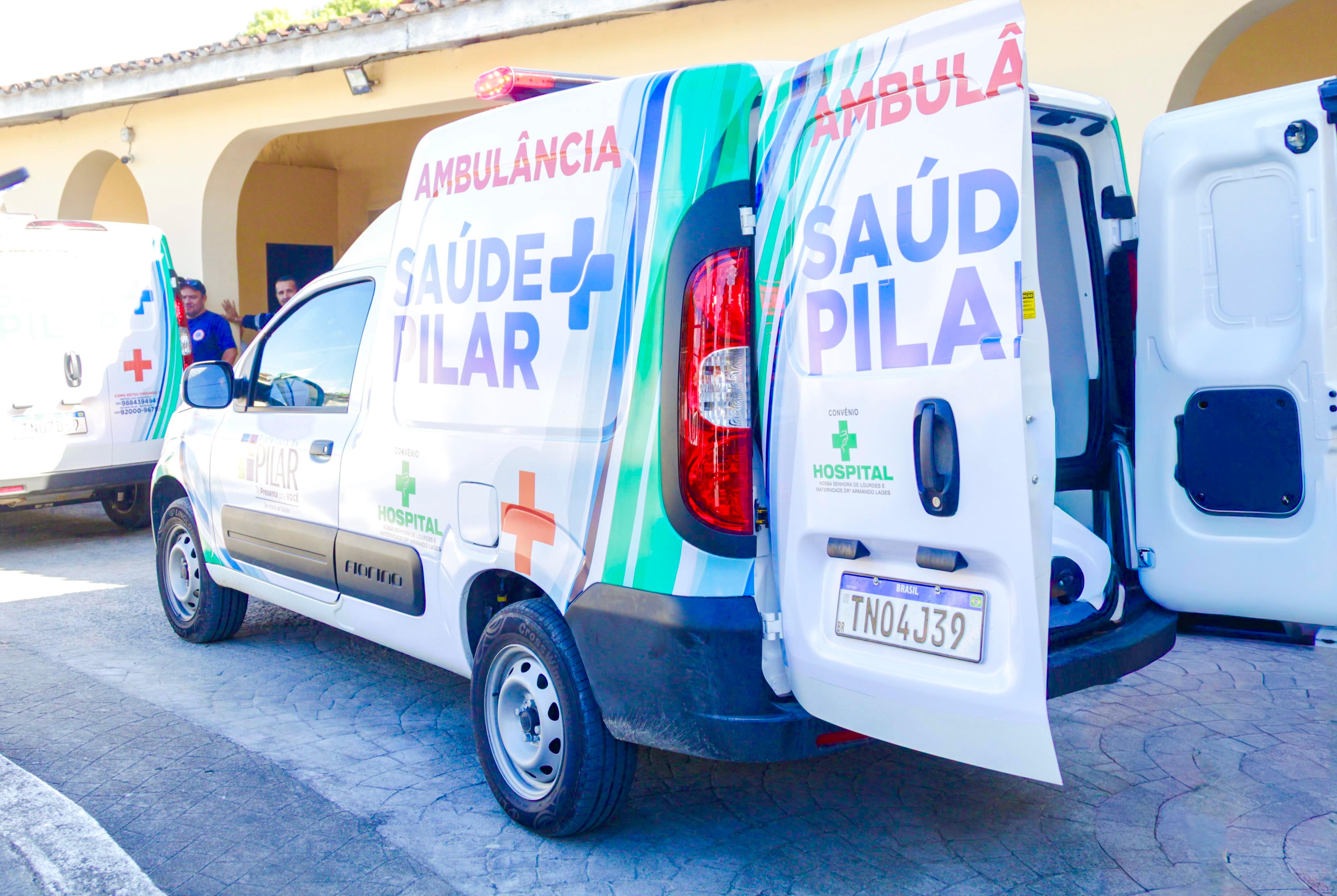 Prefeitura de Pilar reforça estrutura da saúde com entrega de três novas ambulâncias