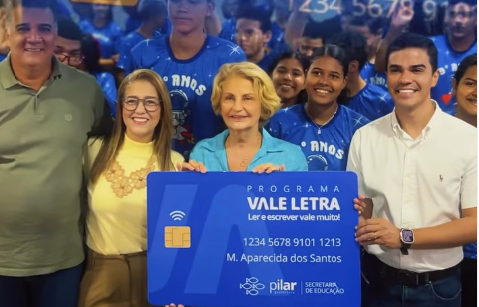 Em Pilar, Prefeita e serectário anunciam programa educacional que irá beneficiar mais de 400 alunos com valor de R$ 120
