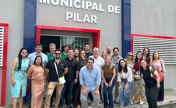 Ensino bilíngue em Pilar atrai pesquisadores da FGV e gestores de regiões